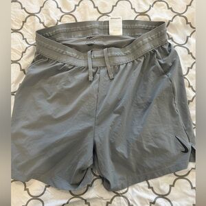 Nike yoga dri fit lined xl gray shorts